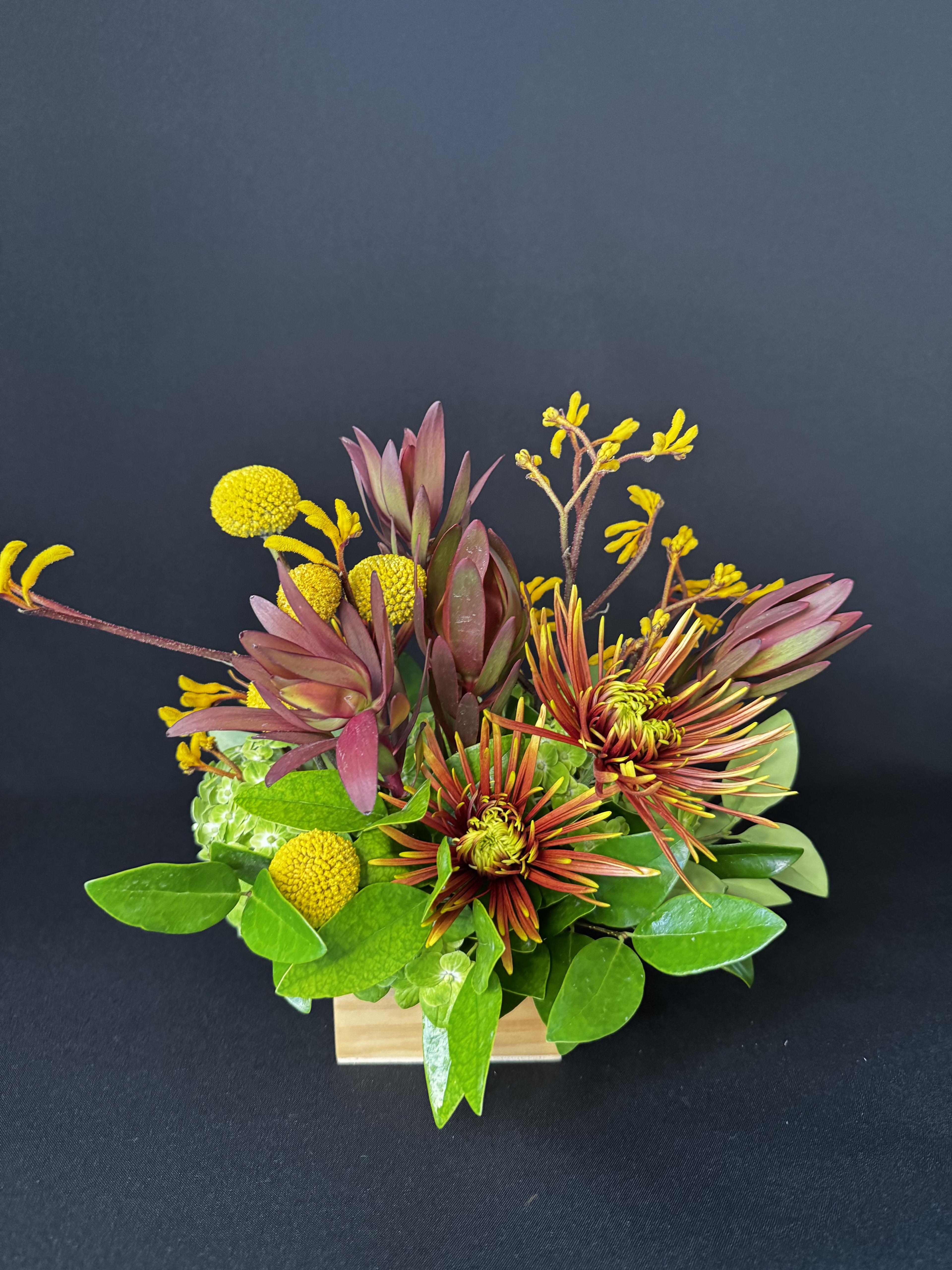 Signature medium arrangement in a wooden box - image 4